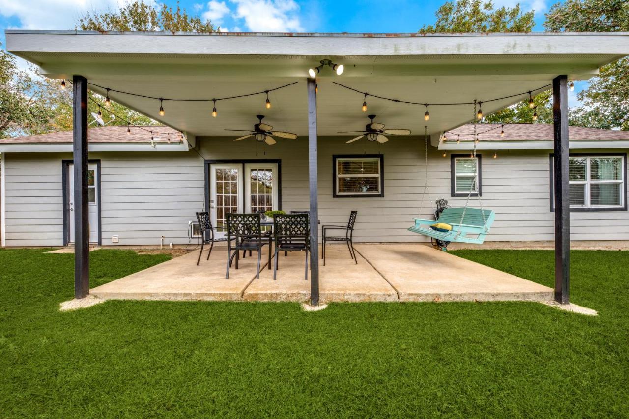 Cozy 4 Bedroom Home Blocks To Main Street And Wineries Fredericksburg Luaran gambar